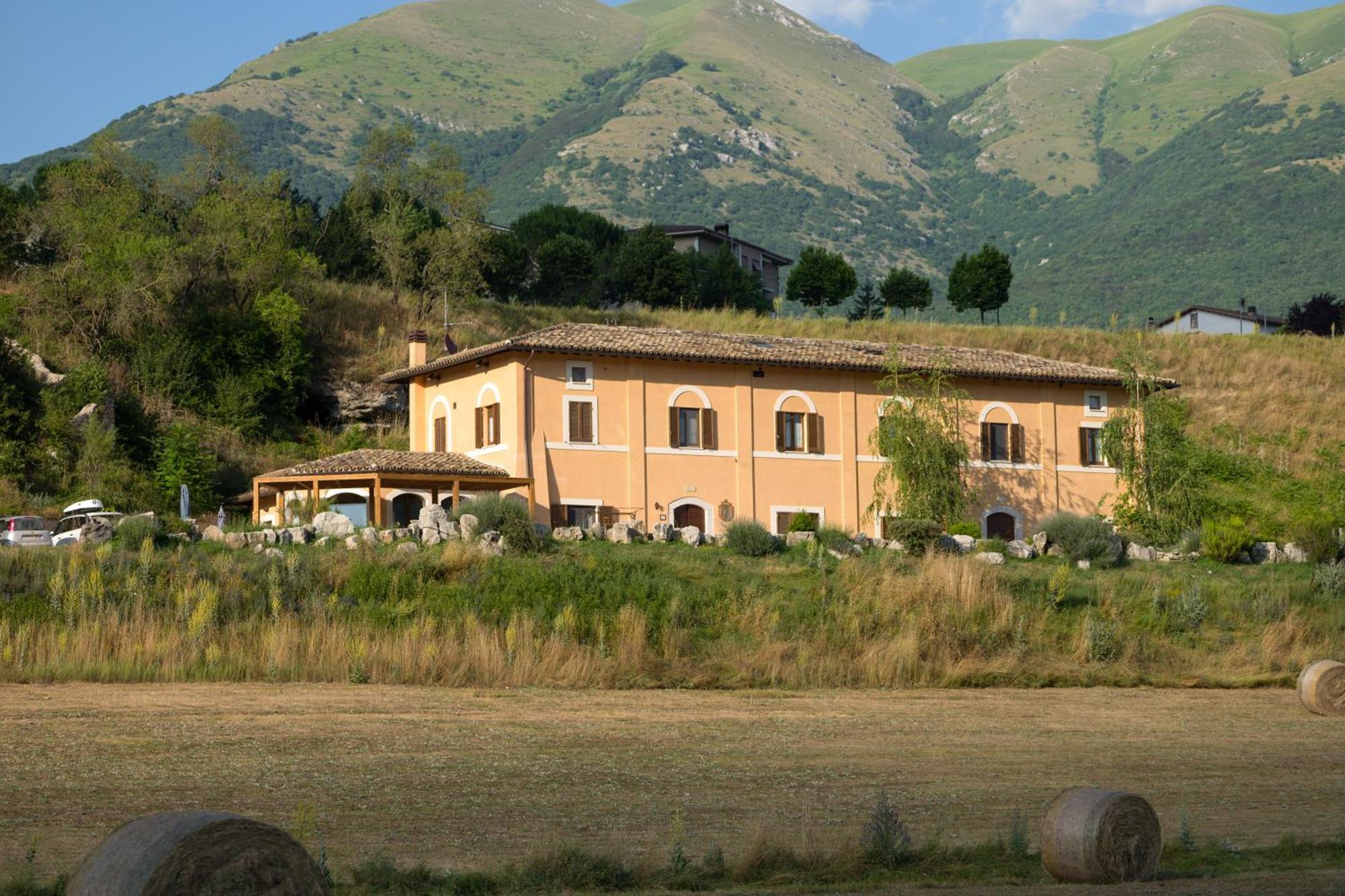 Il Casale San Martino Bed & Breakfast Norcia Exterior foto